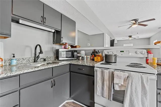 $378,000 | 106 Saratoga Avenue, Excelsior Springs, MO 64024