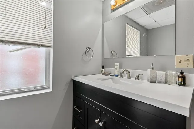 $378,000 | 106 Saratoga Avenue, Excelsior Springs, MO 64024