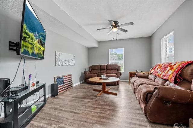 $378,000 | 106 Saratoga Avenue, Excelsior Springs, MO 64024