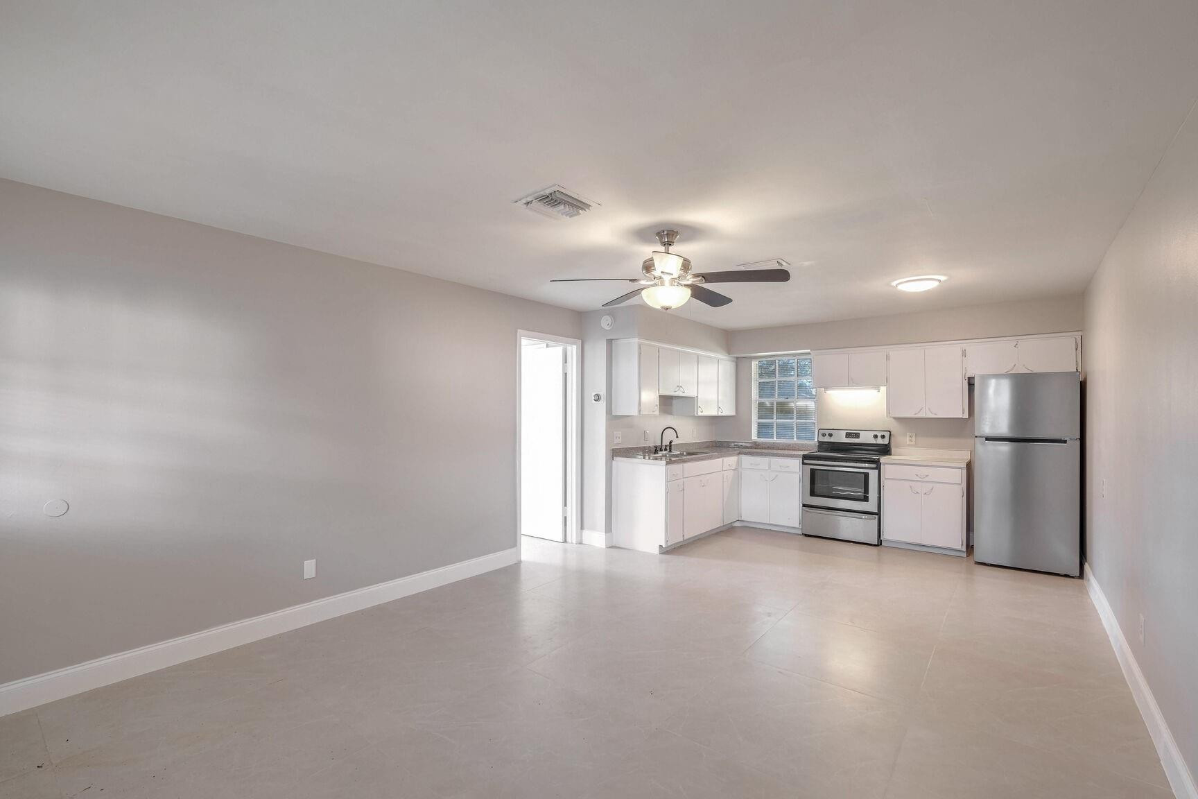 3147 Naylor Terrace, Unit 3 Fort Pierce, FL 34982 - Photo 3 of 16 Photo 3