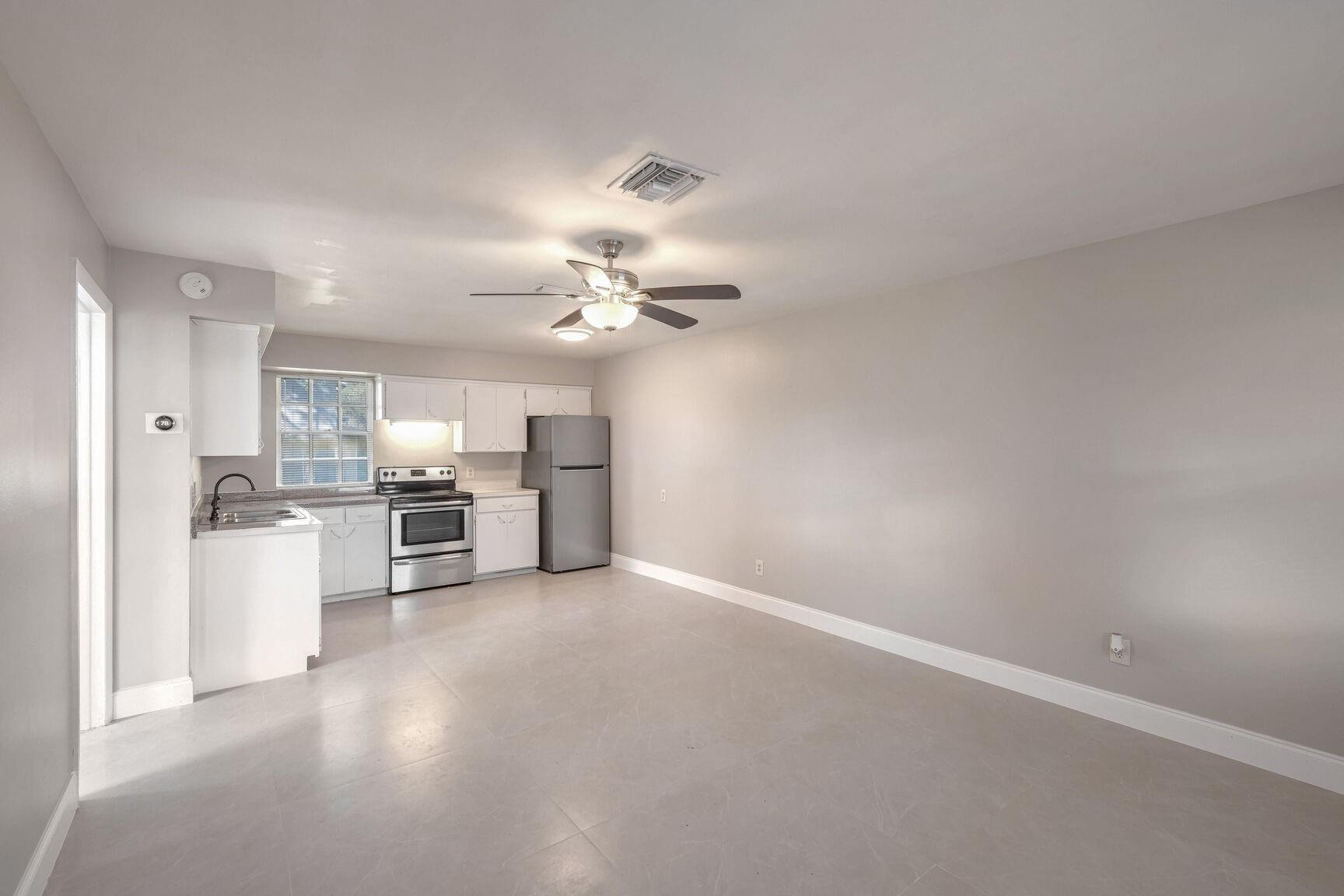 3147 Naylor Terrace, Unit 3 Fort Pierce, FL 34982 - Photo 4 of 16 Photo 4