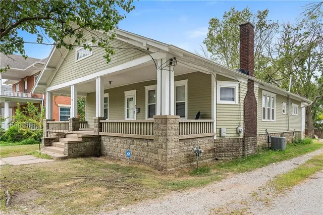 $159,500 | 535 North Washington Street, Nevada, MO 64772