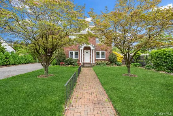 $4,500 | 1030 Glen Cove Avenue, Glen Head, NY 11545