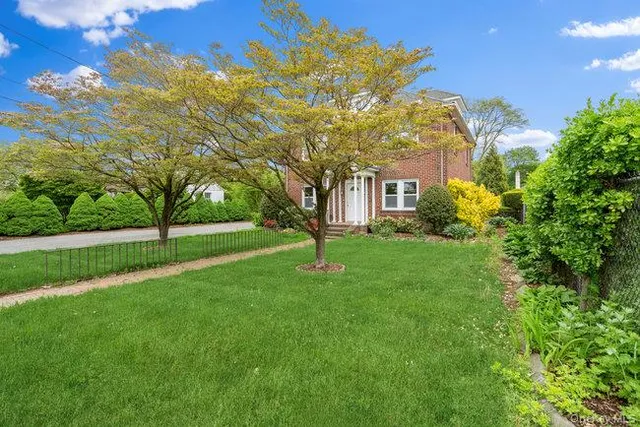 $4,500 | 1030 Glen Cove Avenue, Glen Head, NY 11545