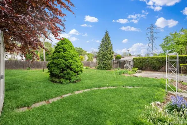 $4,500 | 1030 Glen Cove Avenue, Glen Head, NY 11545