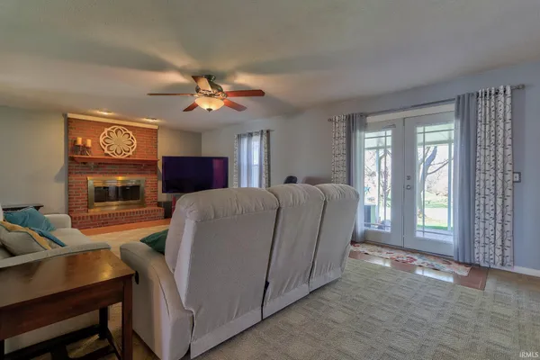 $377,000 | 10124 Brookline Drive, Evansville, IN 47711