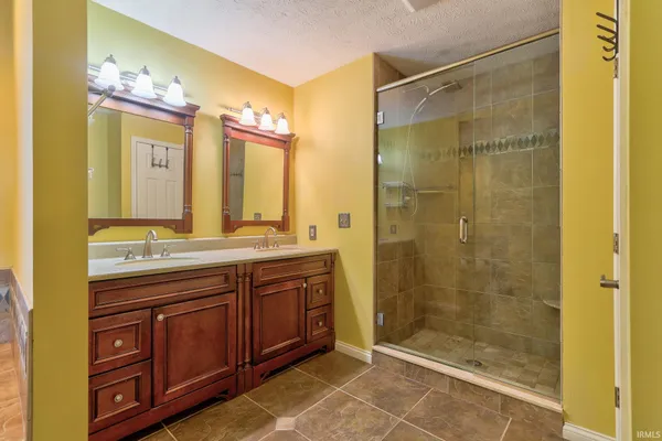 $377,000 | 10124 Brookline Drive, Evansville, IN 47711