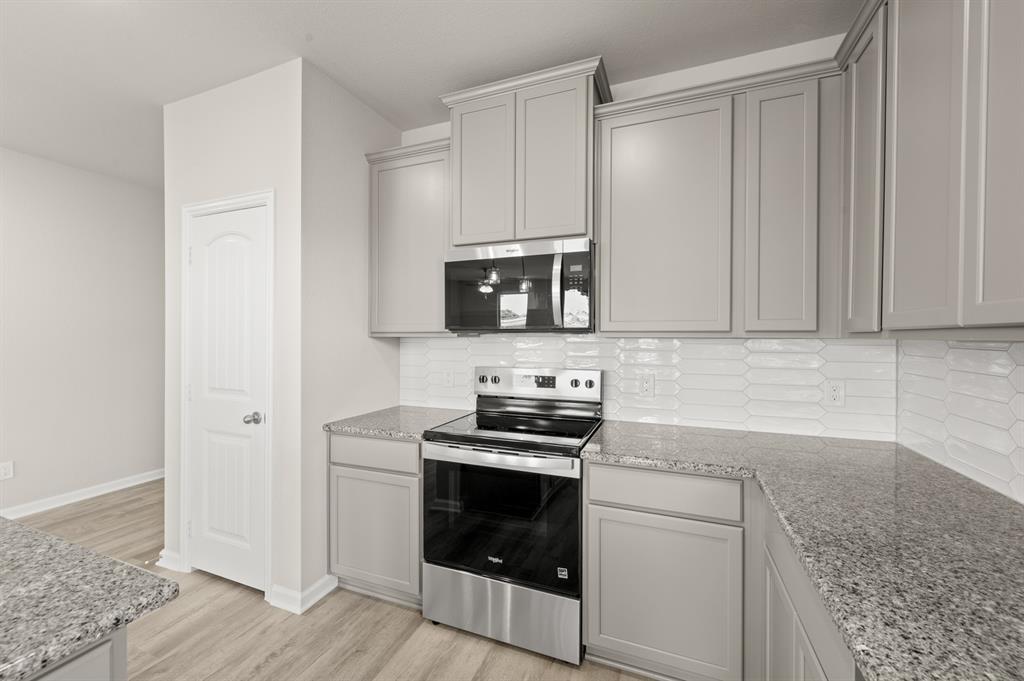 3113 Hawkview Drive Cleburne, TX 76031 - Photo 8 of 27 3113 Hawkview- Kitchen-5