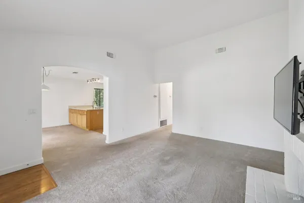 $650,000 | 760 Granada Court, St. Helena, CA 94574