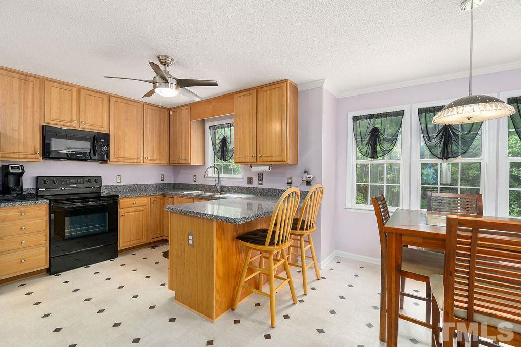 8516 Ridgebury Road Raleigh, NC 27603 - Photo 9 of 27