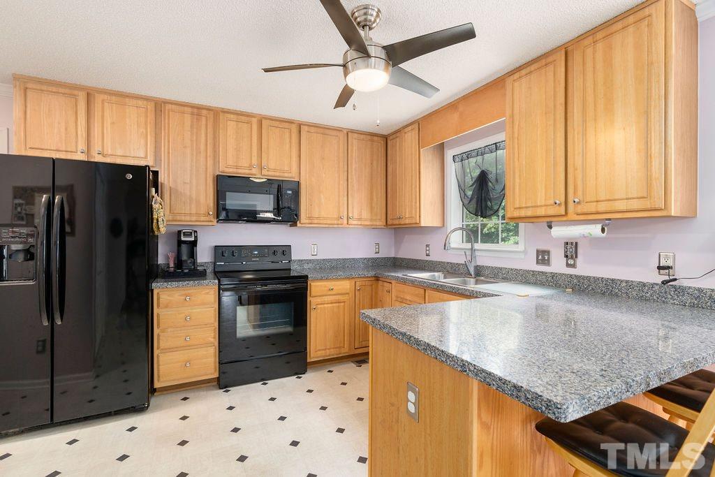 8516 Ridgebury Road Raleigh, NC 27603 - Photo 10 of 27
