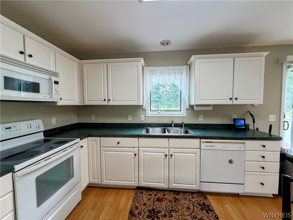 515 Lake Road Porter, NY 14174 - Photo 10 of 33 Kitchen