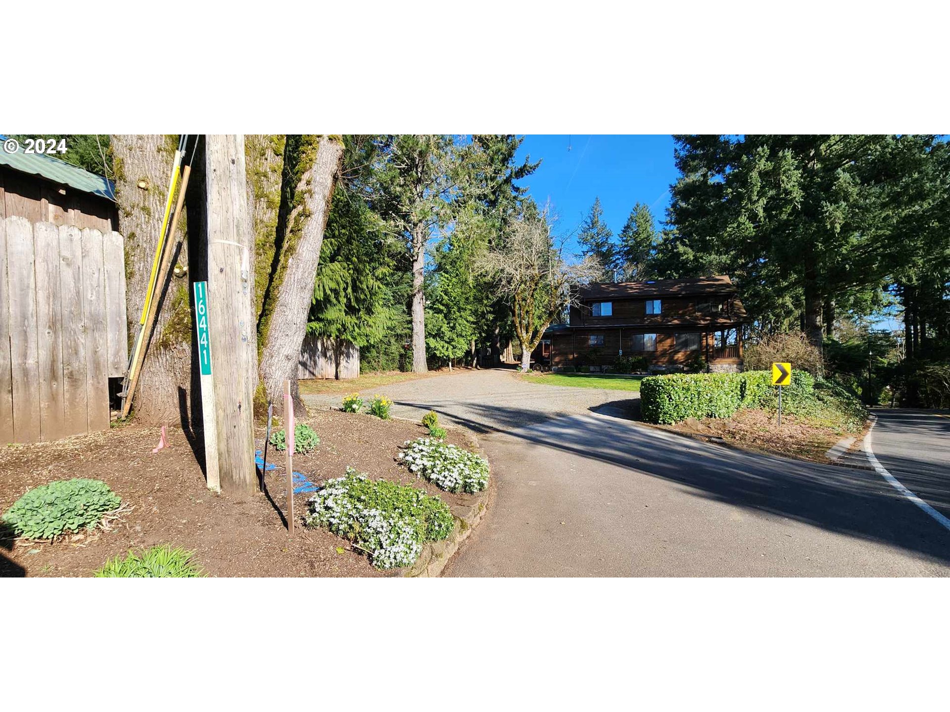 16441 South Henrici Road Oregon City, OR 97045 - Photo 37 of 41 a view of a garden
