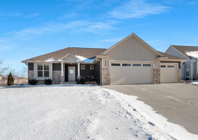 $529,900 | 1350 Copilot Way, De Pere, WI 54115