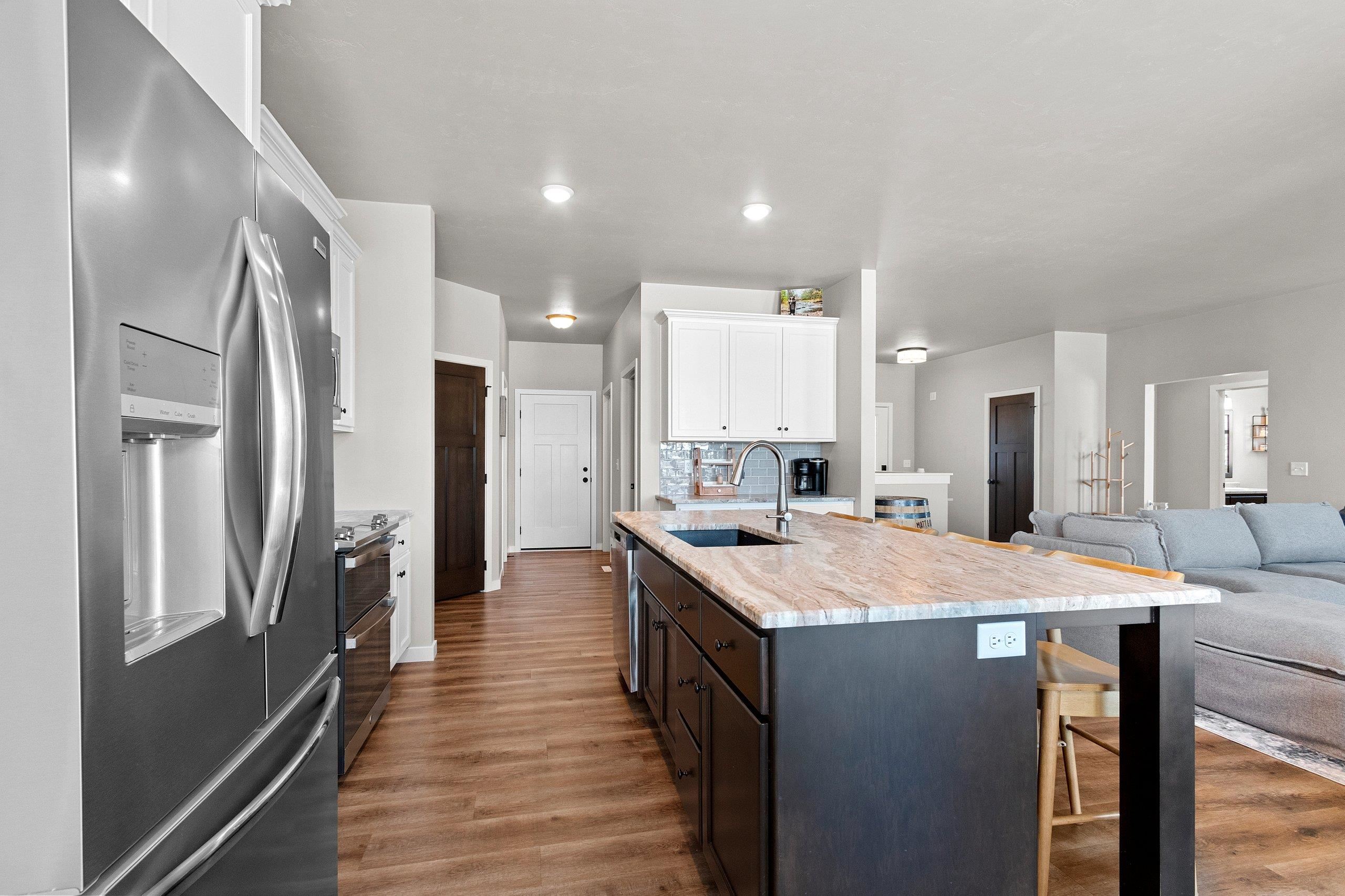 1350 Copilot Way De Pere, WI 54115 - Photo 10 of 47