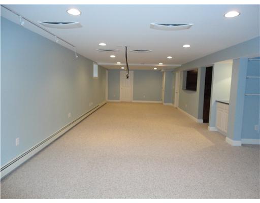 2359 Division Road East Greenwich, RI 02818 - Photo 9 of 12 Studio/Study/Office.