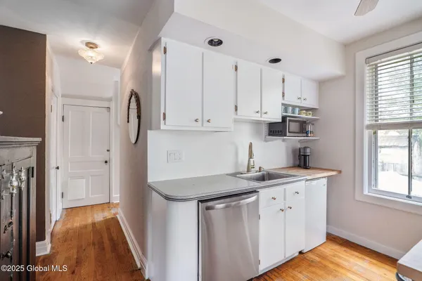 $2,400,000 | 462-470 2nd Avenue, Troy, NY 12182