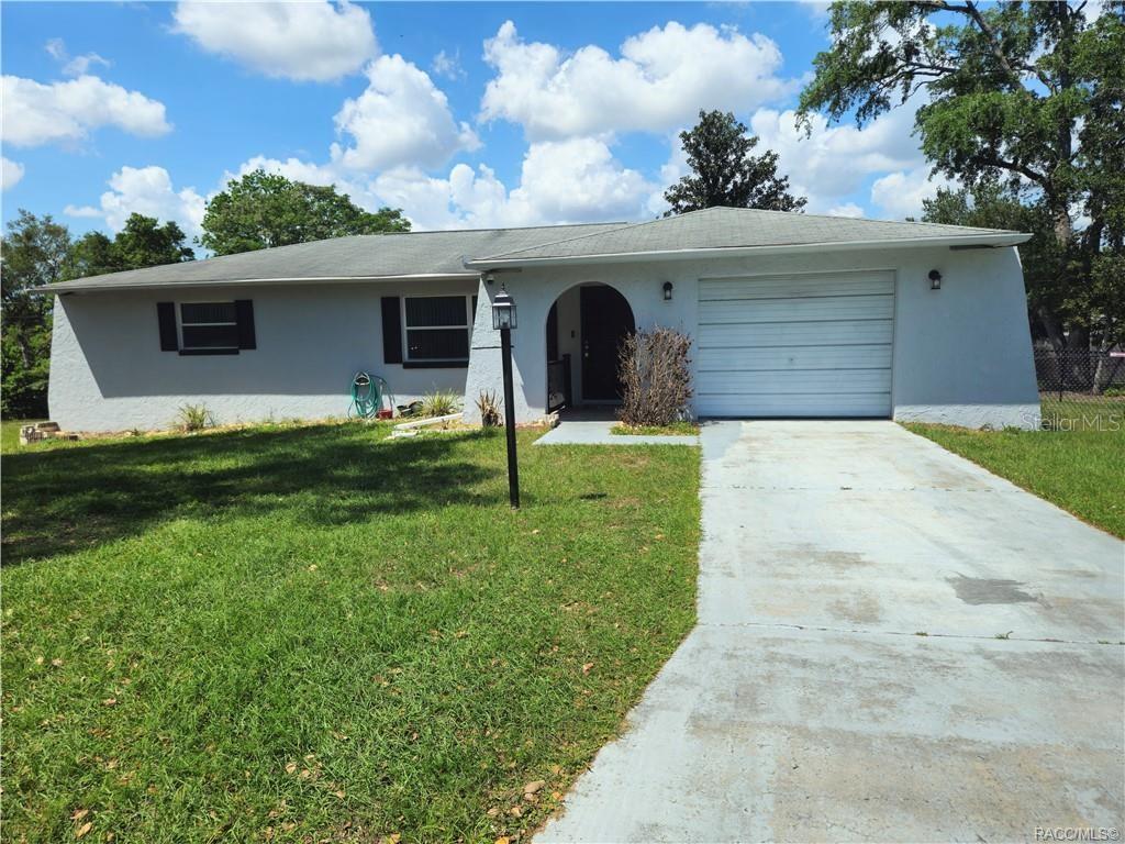 404 South Adams Street Beverly Hills, FL 34465 - Photo 1 of 34
