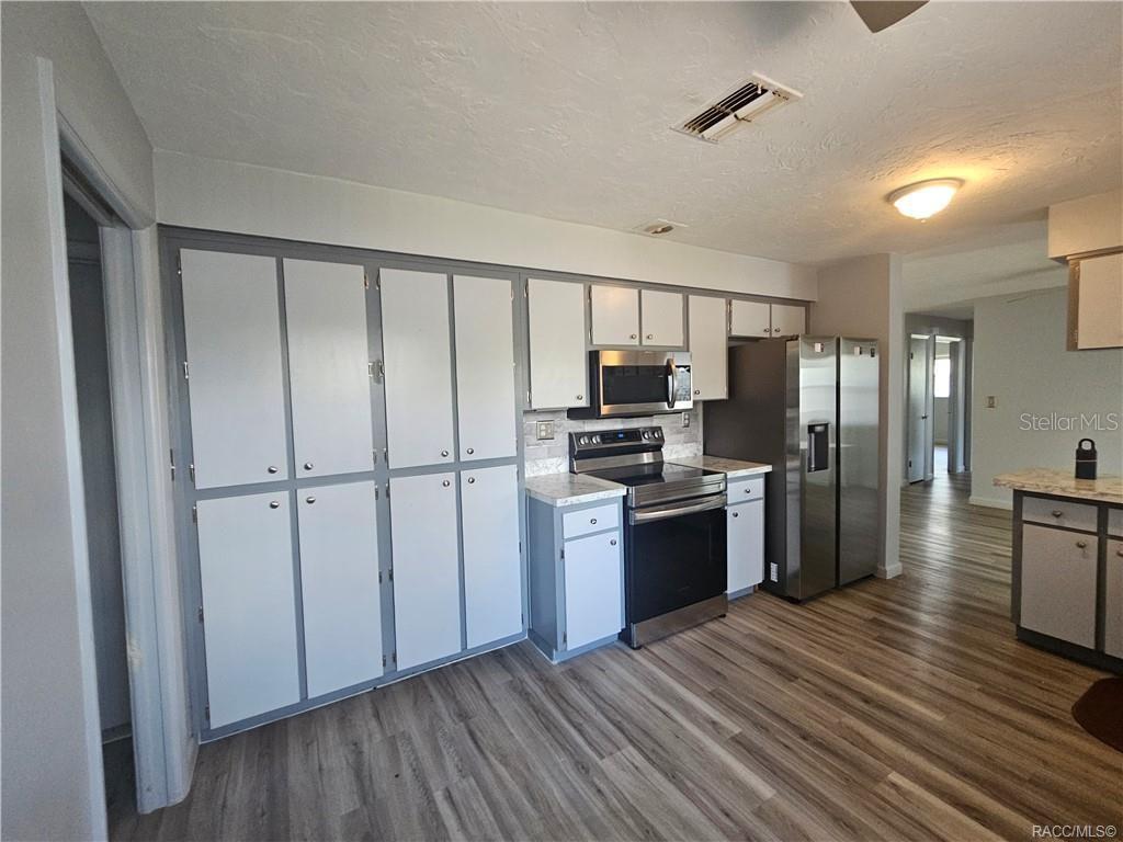 404 South Adams Street Beverly Hills, FL 34465 - Photo 2 of 34