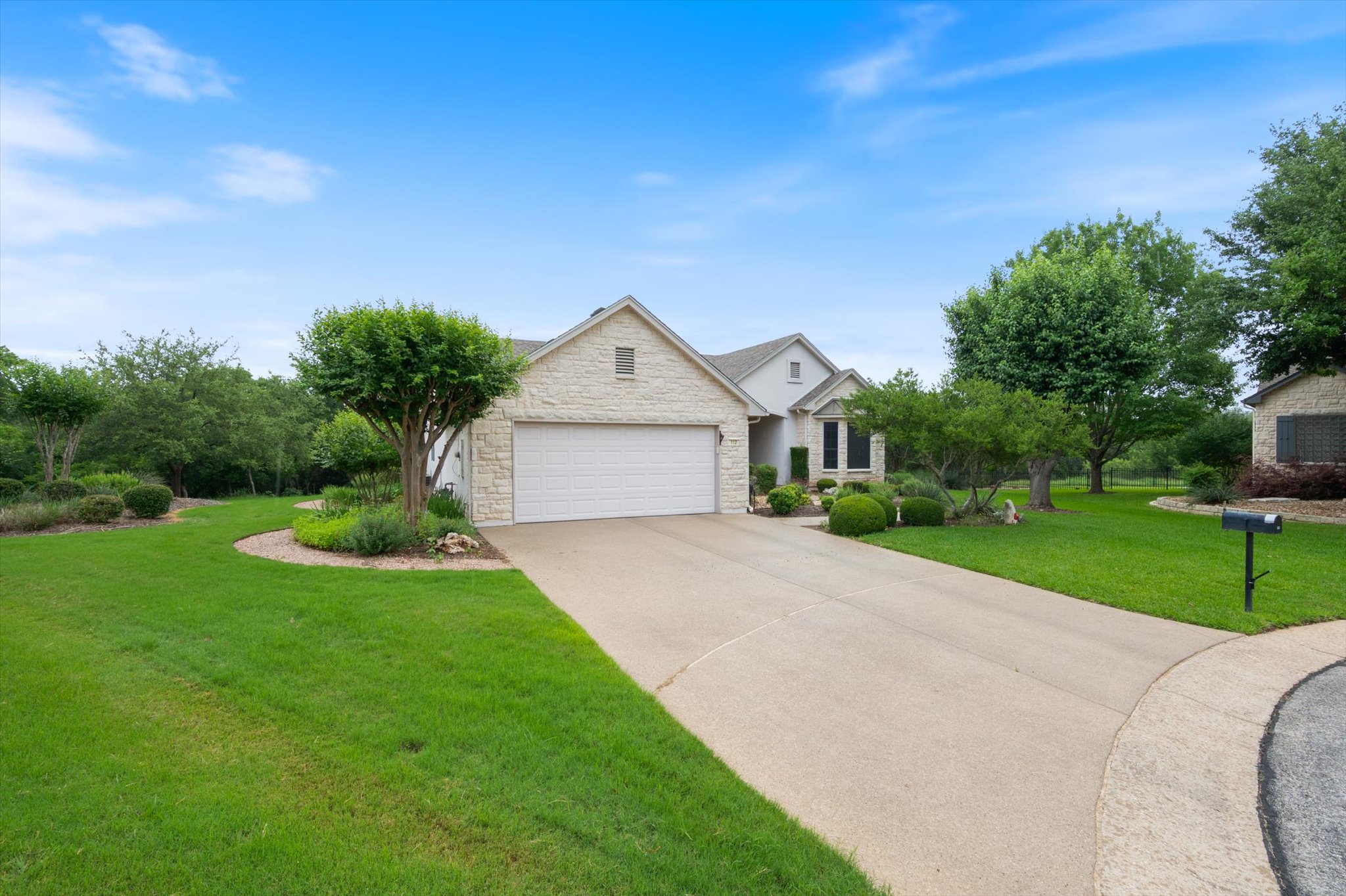 112 Goldenrod Way Georgetown, TX 78633 - Photo 2 of 40