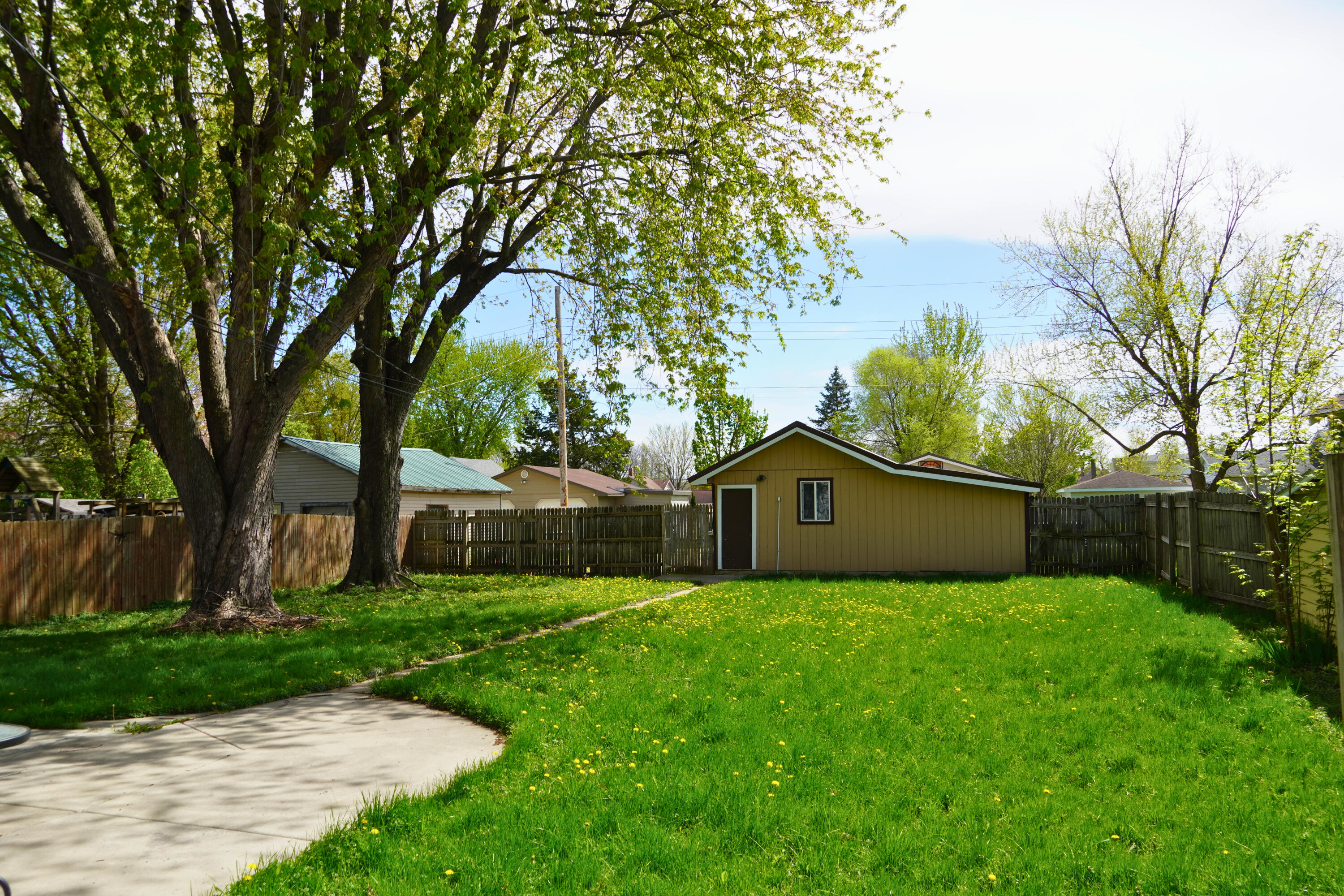509 East Franklin Street, Unit 511 Sparta, WI 54656 - Photo 52 of 60 Backyard