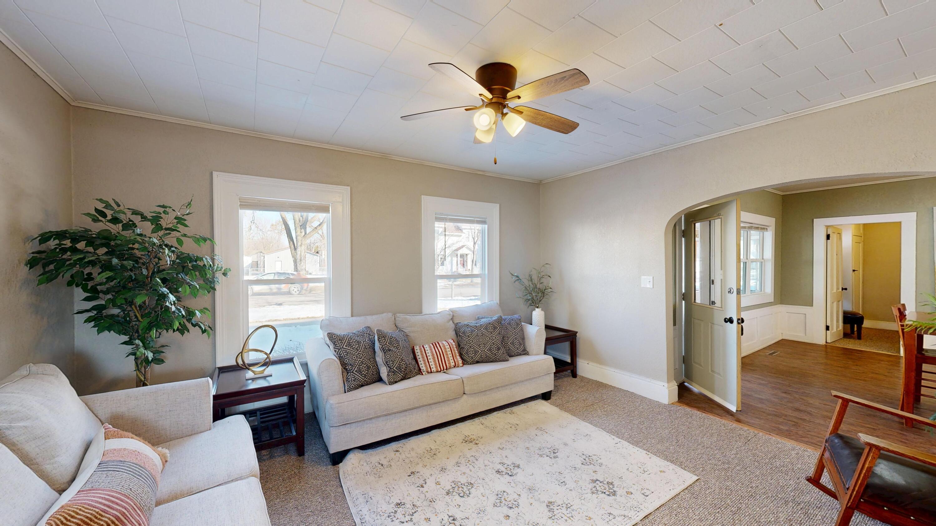 509 East Franklin Street, Unit 511 Sparta, WI 54656 - Photo 7 of 60 Lower living room