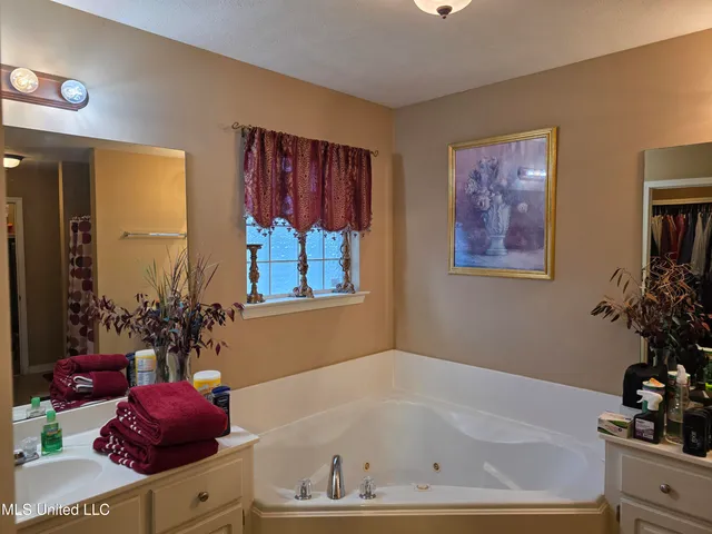 $209,000 | 324 Martha Drive, Byram, MS 39272