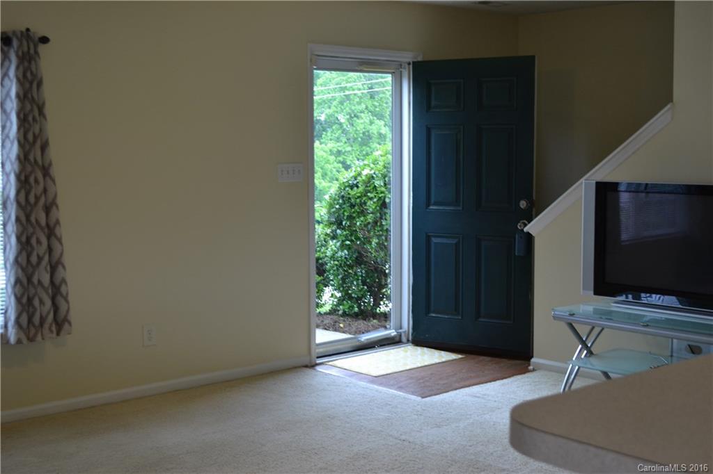 2133 Pimpernel Road Charlotte, NC 28213 - Photo 3 of 24