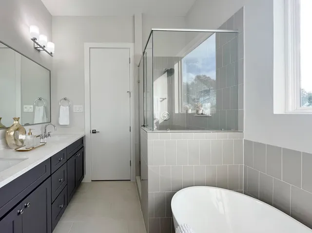 $2,299 | 8316 Curry Road, Unit A, Houston, TX 77093