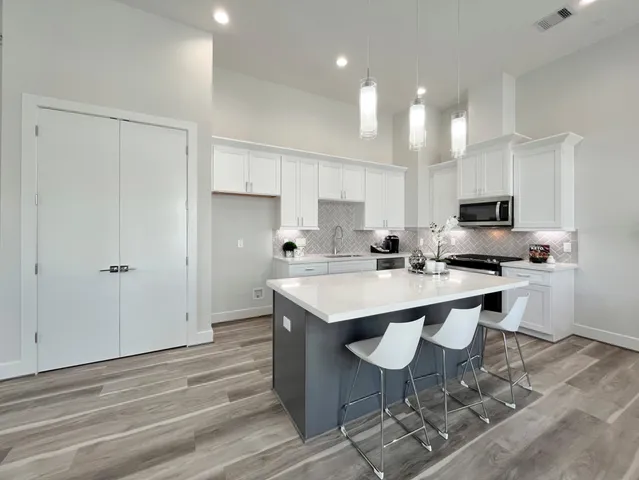 $2,299 | 8316 Curry Road, Unit A, Houston, TX 77093