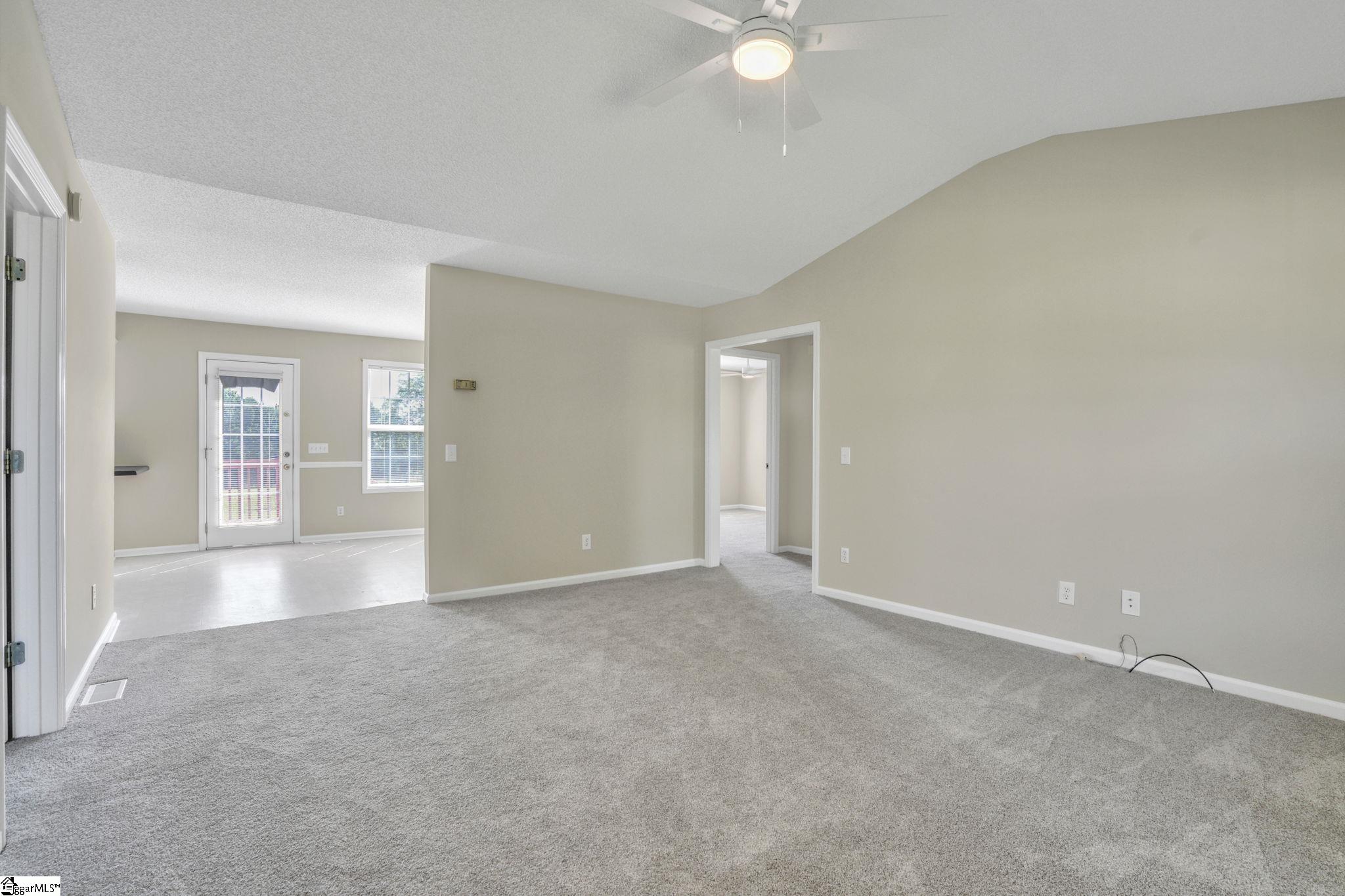 1370 Bishop Road Inman, SC 29349 - Photo 5 of 24