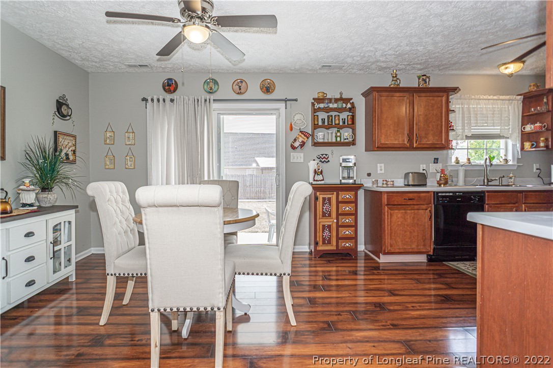 5516 Rising Ridge Drive Hope Mills, NC 28348 - Photo 8 of 46 Gallery Image 8