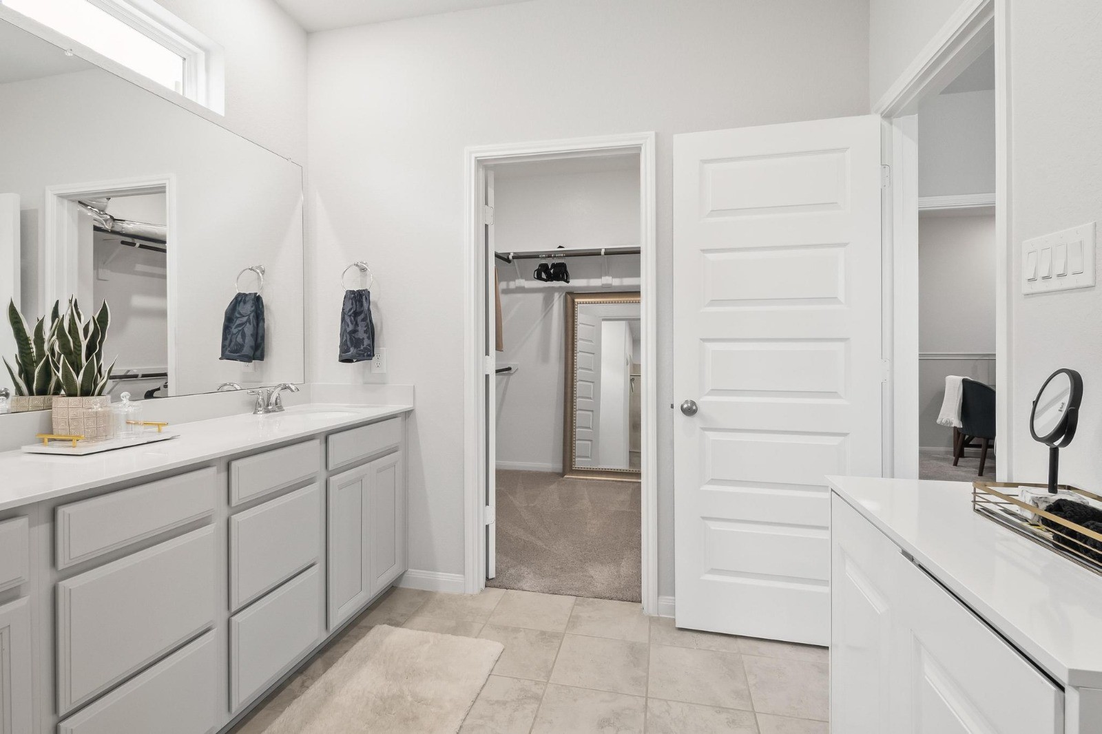 5511 Cuerta Street Houston, TX 77023 - Photo 16 of 25 a bathroom with a sink and a mirror