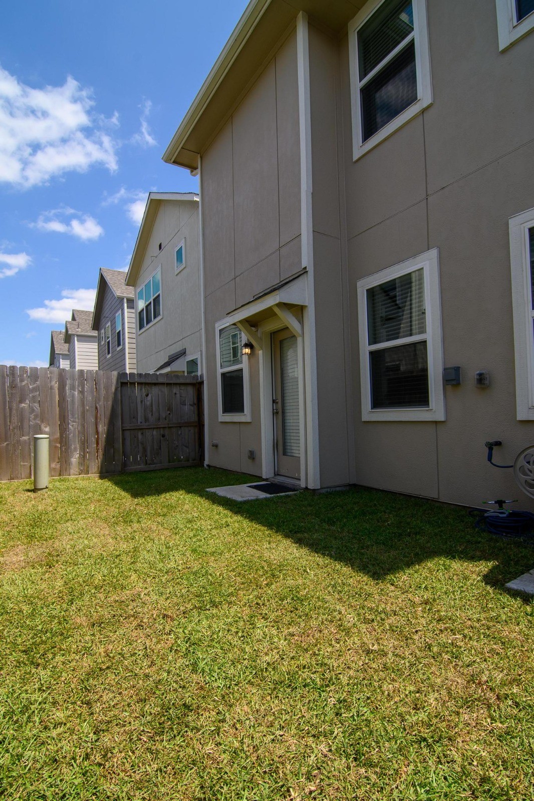 5511 Cuerta Street Houston, TX 77023 - Photo 25 of 25 a backyard of a house