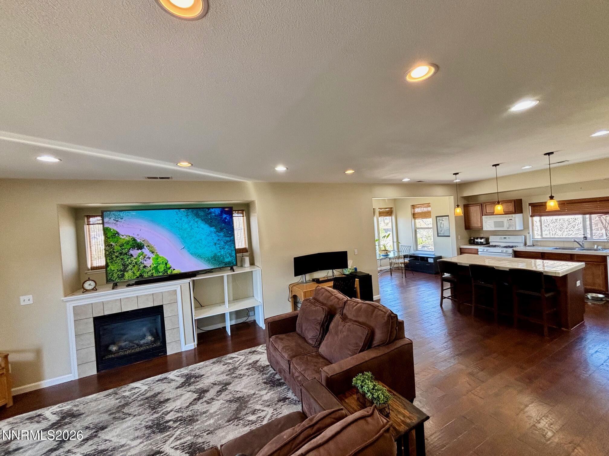 4299 Amber Marie Lane Reno, NV 89503 - Photo 12 of 32 LIVING ROOM
