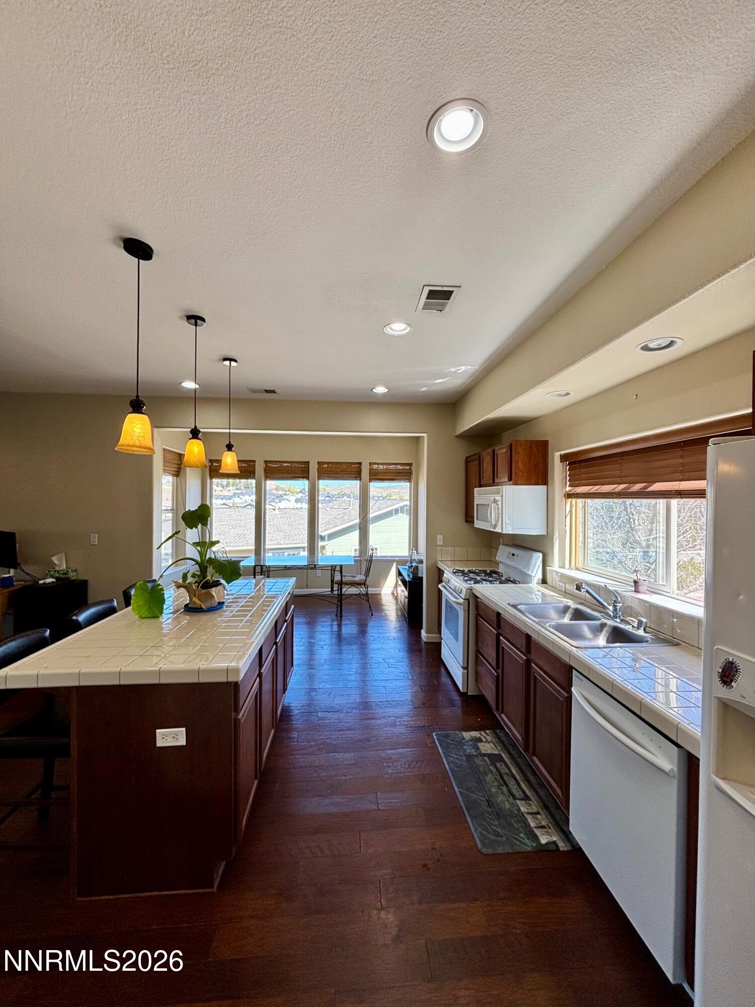 4299 Amber Marie Lane Reno, NV 89503 - Photo 19 of 32 KITCHEN