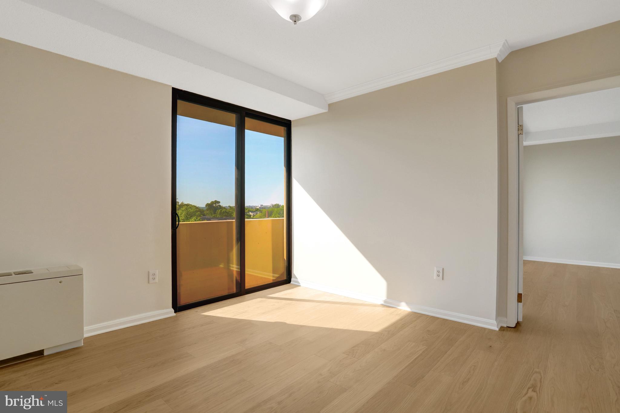 4141 North Henderson Road, Unit 606 Arlington, VA 22203 - Photo 17 of 39 Notice the Sun