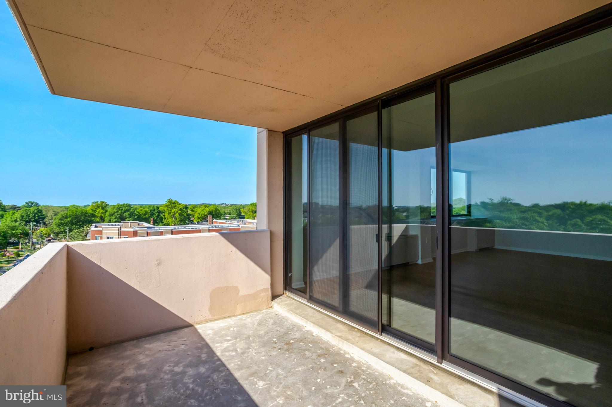 4141 North Henderson Road, Unit 606 Arlington, VA 22203 - Photo 30 of 39 balcony