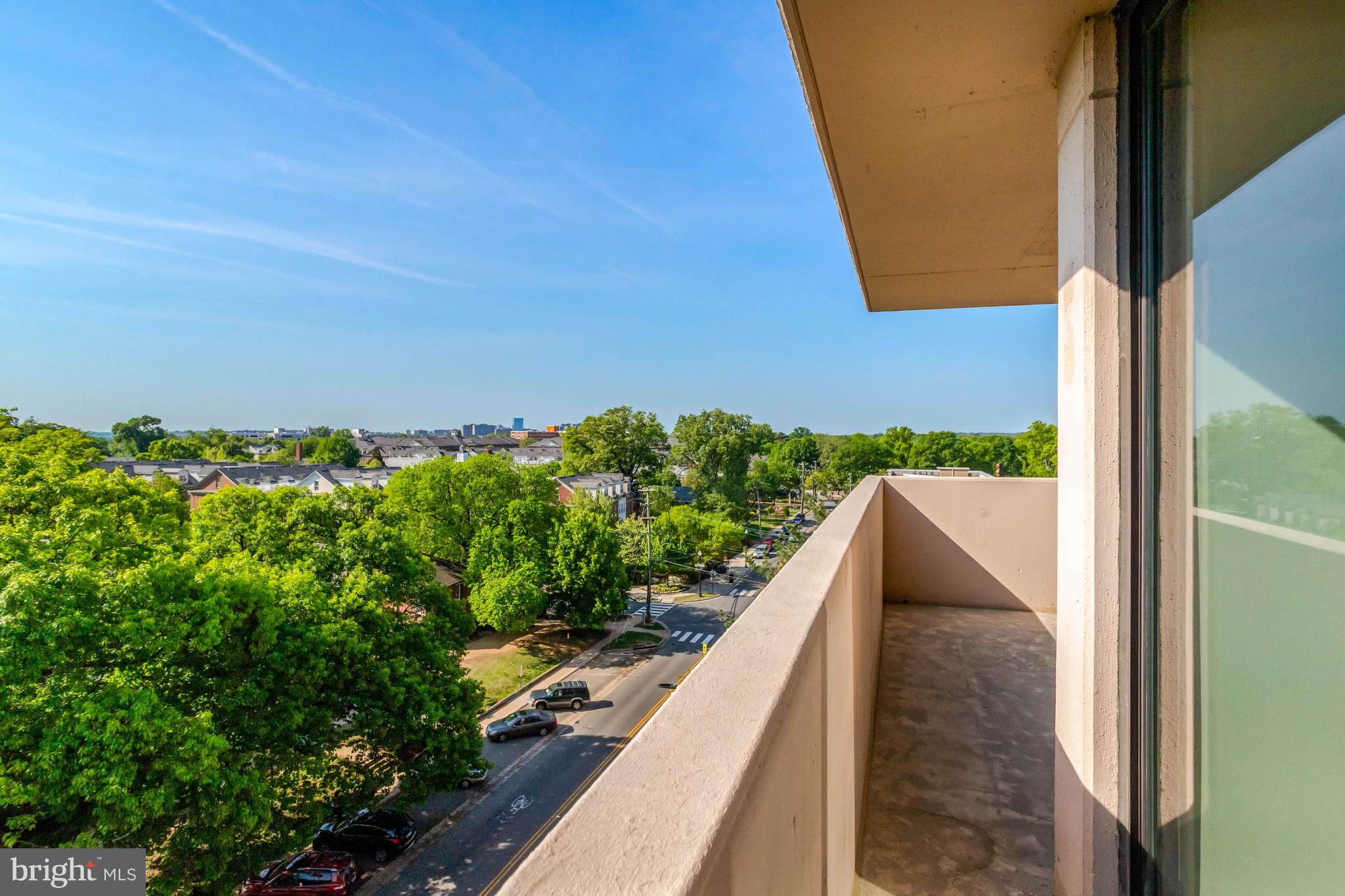 4141 North Henderson Road, Unit 606 Arlington, VA 22203 - Photo 31 of 39 View