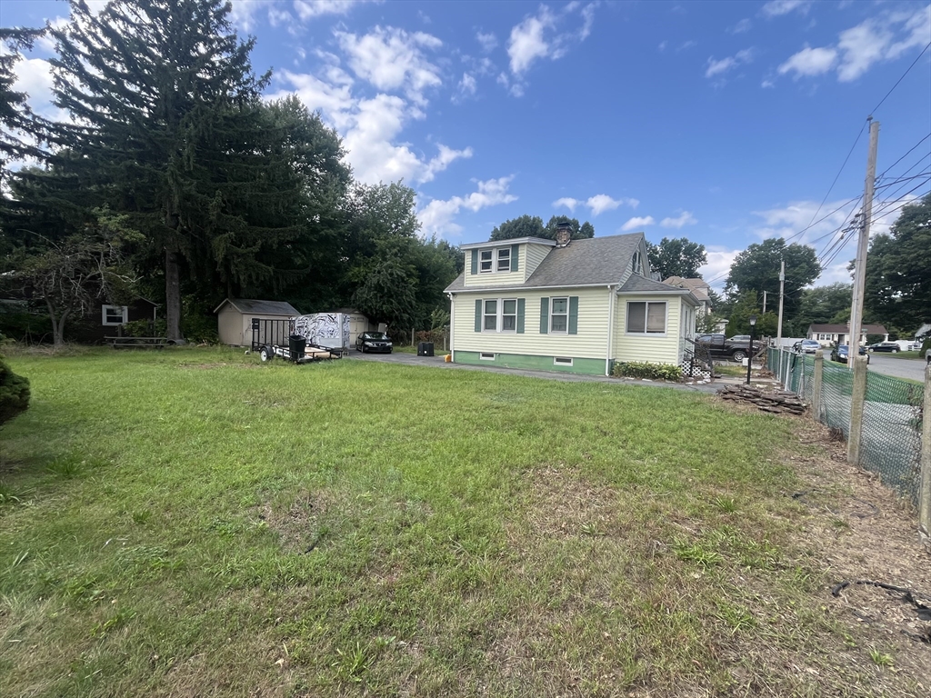 104 Balis Street Springfield, MA 01109 - Photo 4 of 30 Gallery Image 4