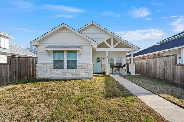 $229,000 | 702 Main Street South, McGregor, TX 76657