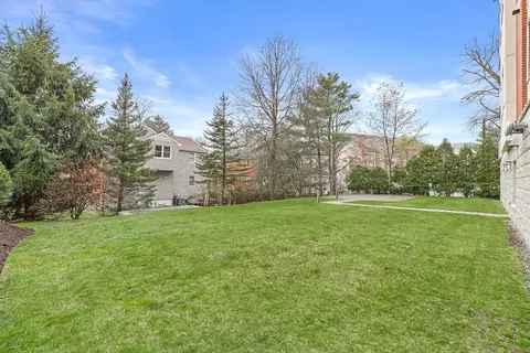 $1,199,000 | 310 Hammond Pond Parkway, Unit 301, Brookline, MA 02467