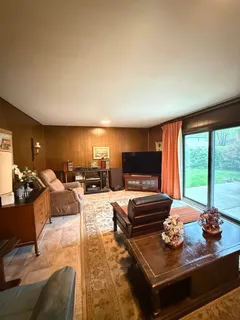 $575,000 | 3205 North Volz Drive East, Arlington Heights, IL 60004