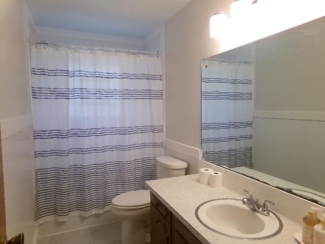 1864 West Middlebury Road Freeport, IL 61032 - Photo 13 of 20 Gallery Image 13