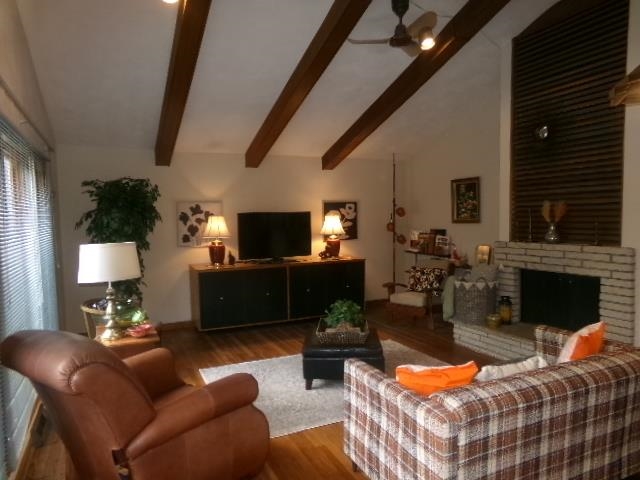 1864 West Middlebury Road Freeport, IL 61032 - Photo 3 of 20 Gallery Image 3