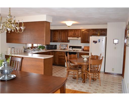108 Iroquois Road Cumberland, RI 02864 - Photo 5 of 8 Kitchen.