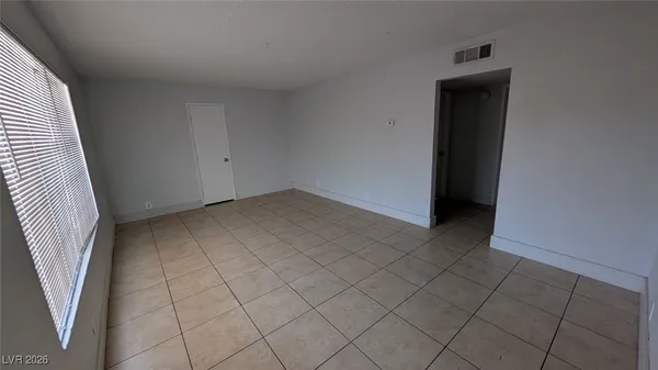 $950 | 538 Kolson Circle, Unit B, Las Vegas, NV 89119