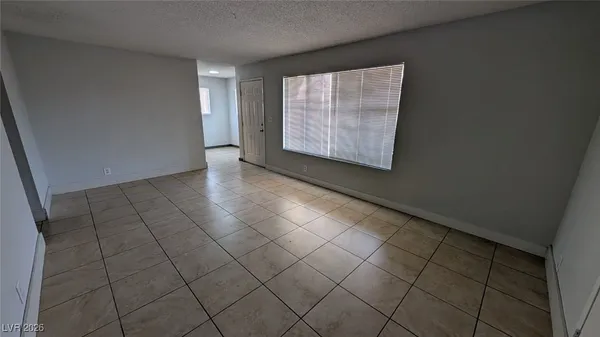 $950 | 538 Kolson Circle, Unit B, Las Vegas, NV 89119