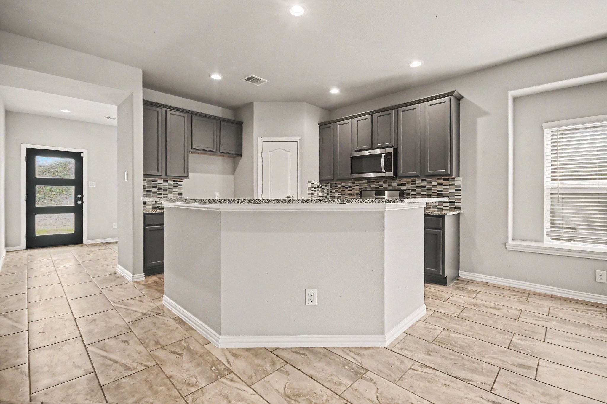 110 Kelly Street Angleton, TX 77515 - Photo 8 of 32