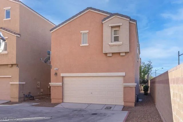 $1,695 | 7765 Floral Fabric Court, Las Vegas, NV 89149